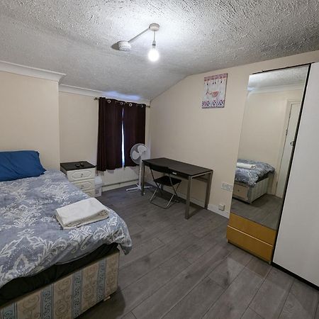 3 Portland Road Leilighet Southall Eksteriør bilde