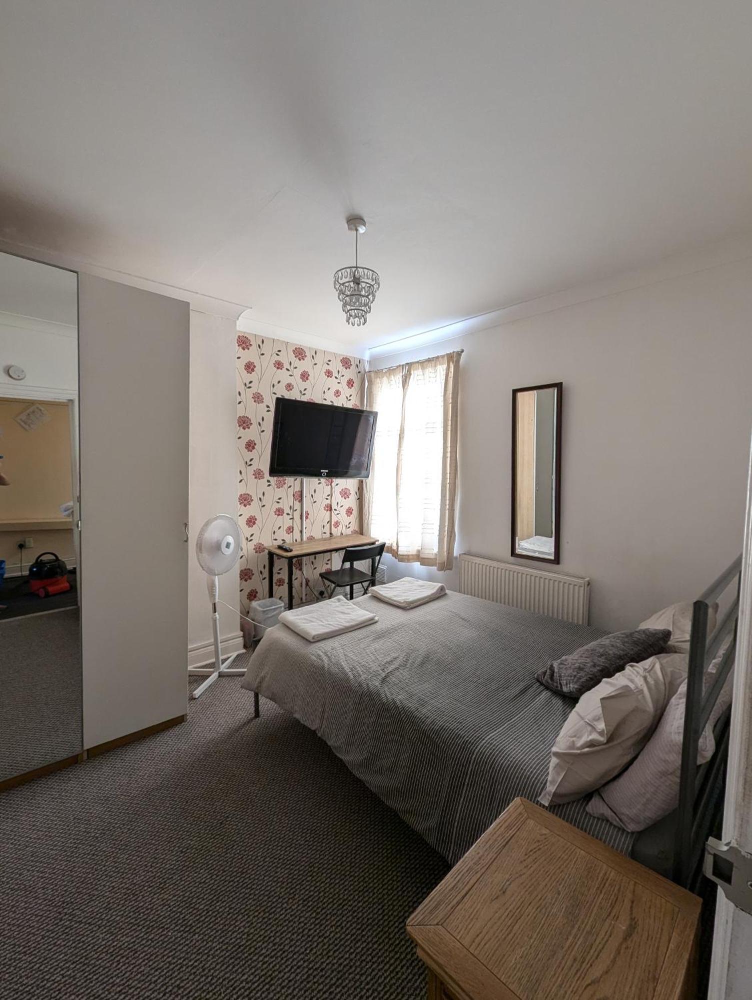 3 Portland Road Leilighet Southall Eksteriør bilde
