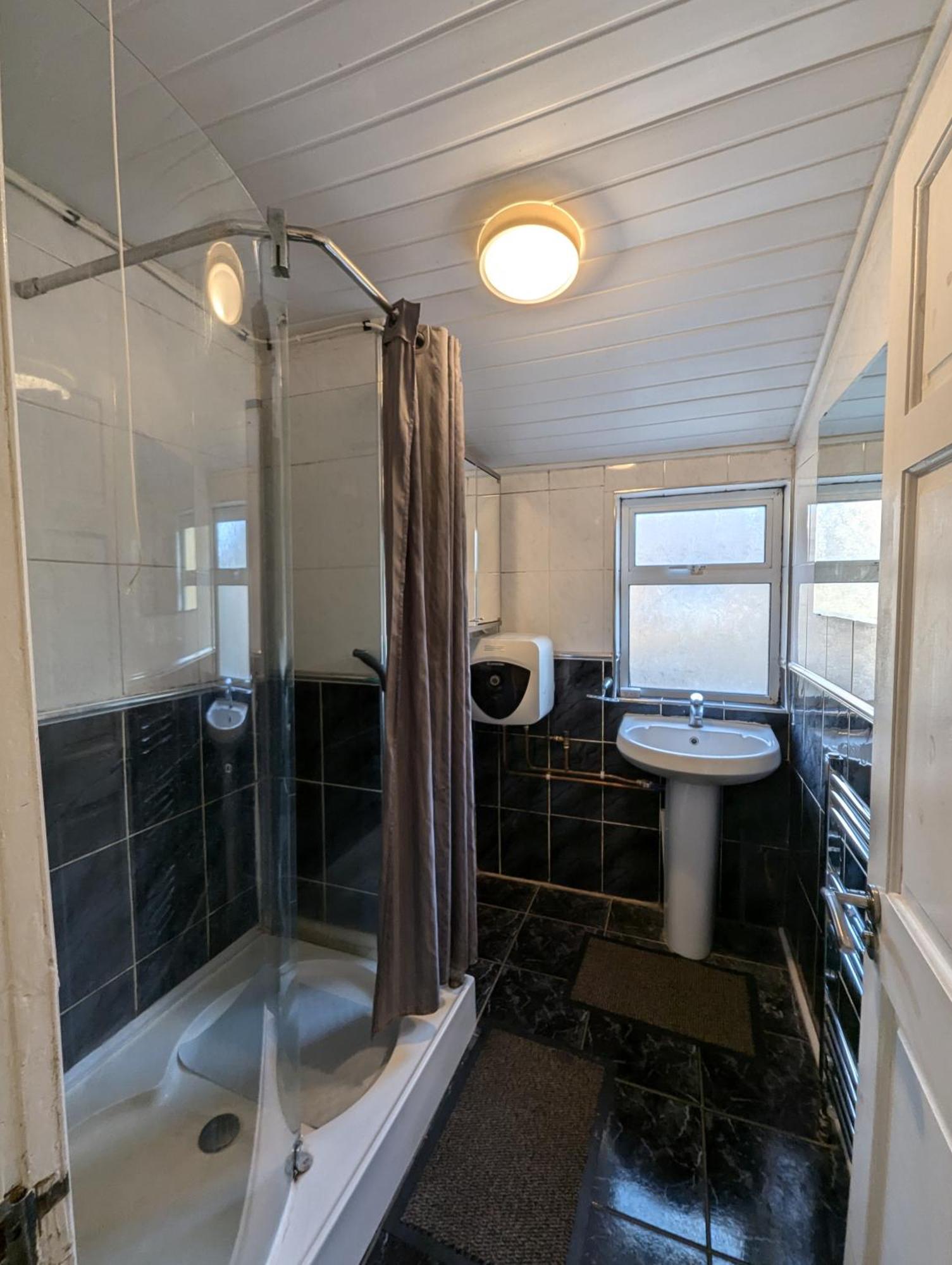 3 Portland Road Leilighet Southall Eksteriør bilde