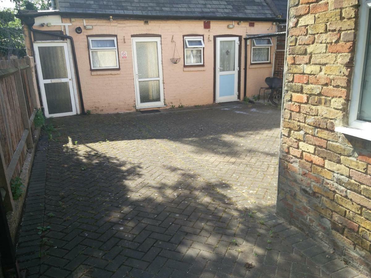 3 Portland Road Leilighet Southall Eksteriør bilde