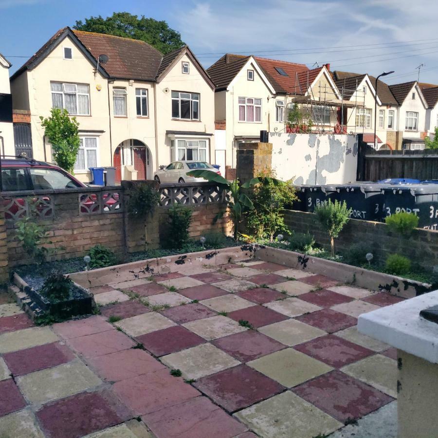 3 Portland Road Leilighet Southall Eksteriør bilde