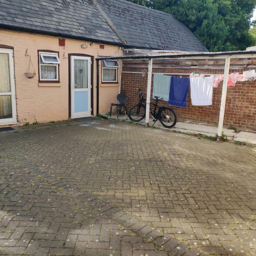 3 Portland Road Leilighet Southall Eksteriør bilde